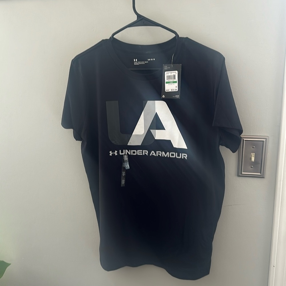 Brand new UA women’s t-shirt